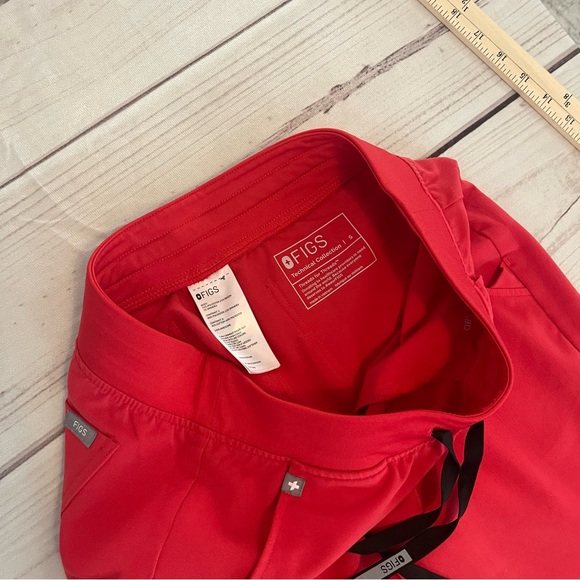 Figs red scrub pants size S - Picture 7 of 10